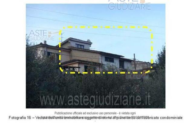 locale commerciale in vendita a Borgo a Mozzano