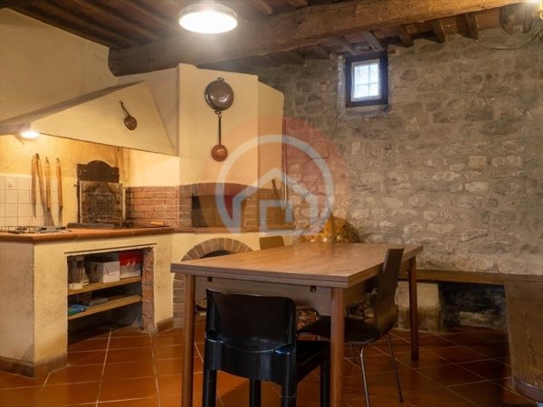 casa indipendente in vendita a Borgo a Mozzano in zona Chifenti