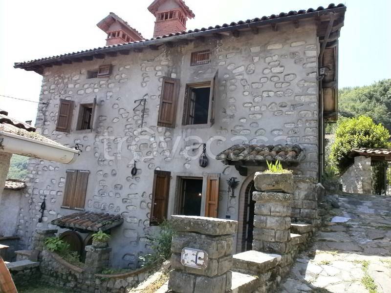 casa indipendente in vendita a Borgo a Mozzano