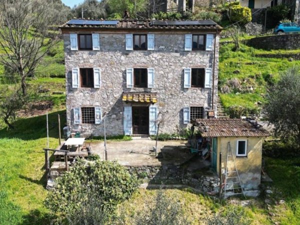casa indipendente in vendita a Borgo a Mozzano in zona Valdottavo