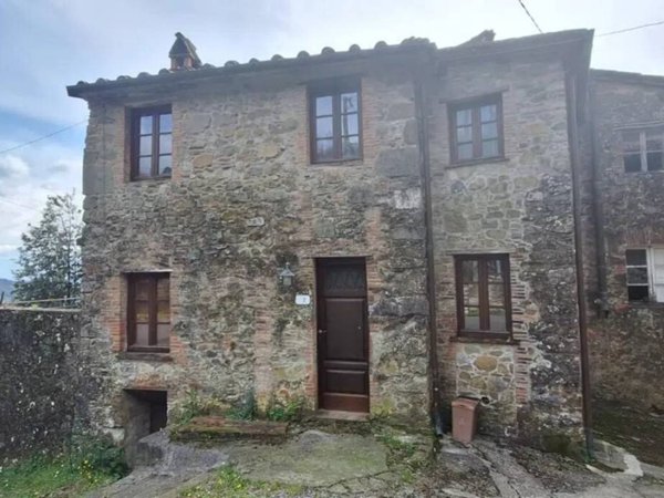 casa indipendente in vendita a Borgo a Mozzano in zona Partigliano
