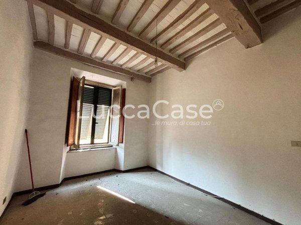 intera palazzina in vendita a Borgo a Mozzano