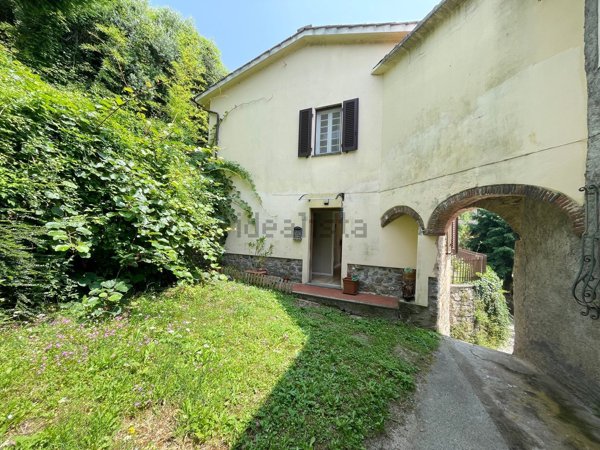 casa indipendente in vendita a Borgo a Mozzano in zona Valdottavo