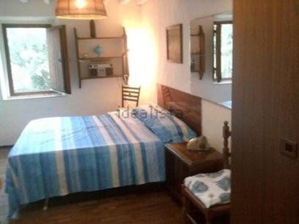 casa indipendente in vendita a Borgo a Mozzano in zona Gioviano