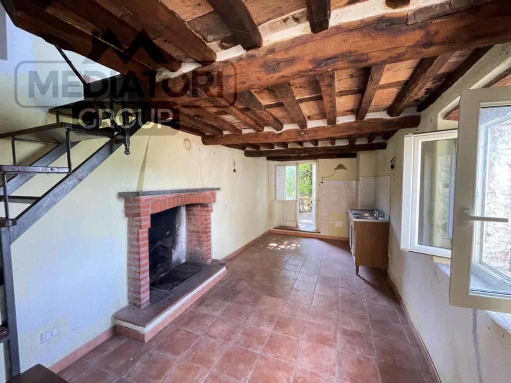 casa indipendente in vendita a Borgo a Mozzano in zona Partigliano