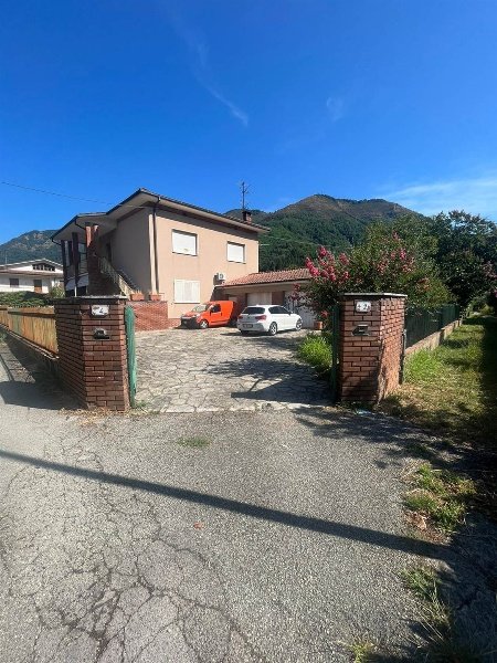 appartamento in vendita a Borgo a Mozzano in zona Diecimo