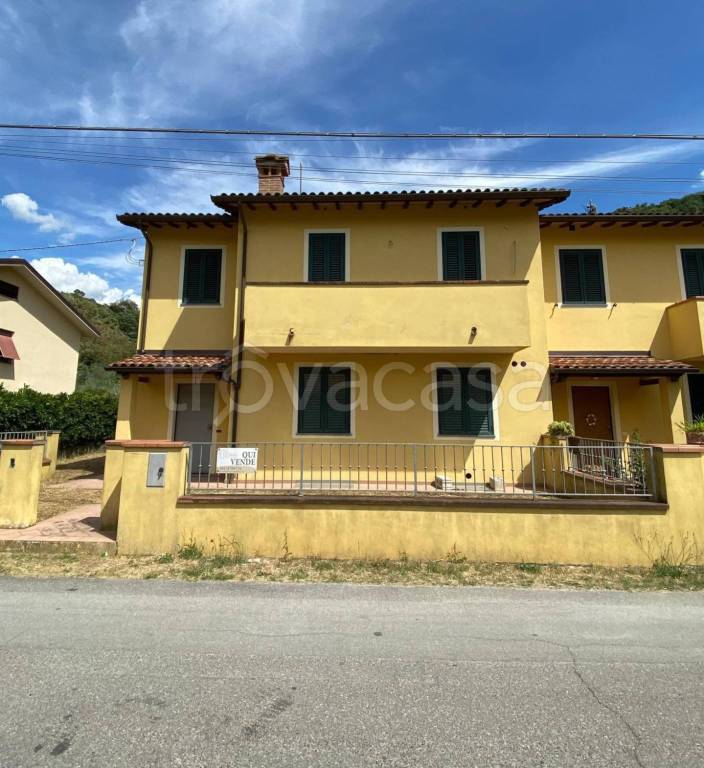 casa indipendente in vendita a Borgo a Mozzano in zona Anchiano
