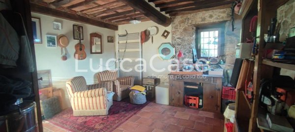casa indipendente in vendita a Borgo a Mozzano in zona Valdottavo