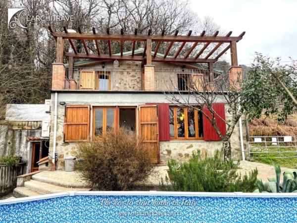 casa indipendente in vendita a Borgo a Mozzano in zona Valdottavo