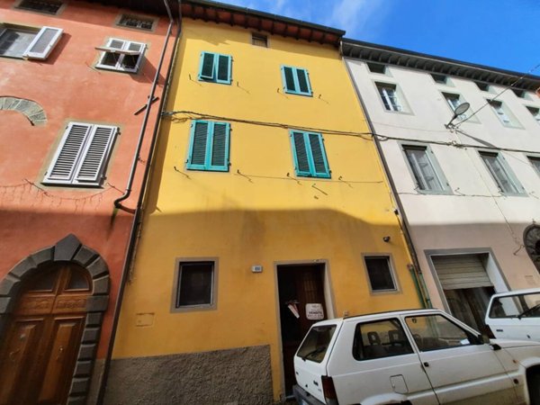 casa indipendente in vendita a Borgo a Mozzano in zona Diecimo