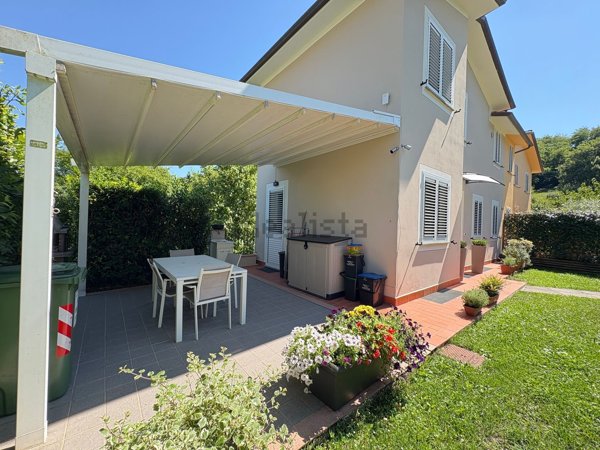 casa indipendente in vendita a Borgo a Mozzano in zona Valdottavo