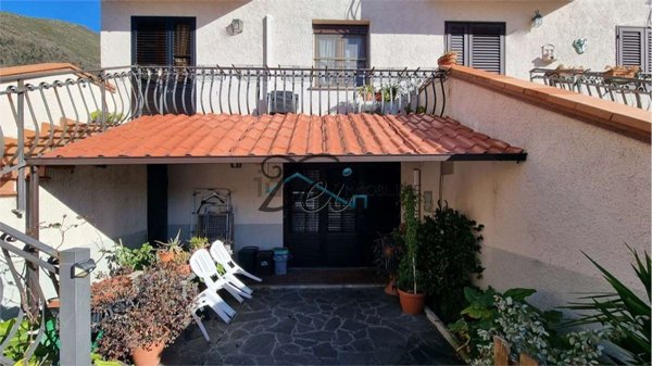 casa indipendente in vendita a Borgo a Mozzano in zona Diecimo