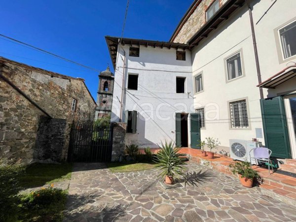 casa indipendente in vendita a Borgo a Mozzano in zona Valdottavo