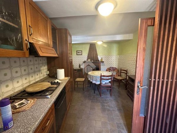 casa indipendente in vendita a Borgo a Mozzano in zona Diecimo