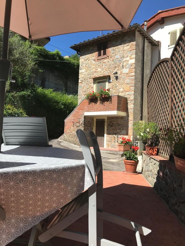 casa indipendente in vendita a Borgo a Mozzano in zona Valdottavo