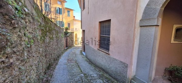 casa indipendente in vendita a Borgo a Mozzano in zona Cune
