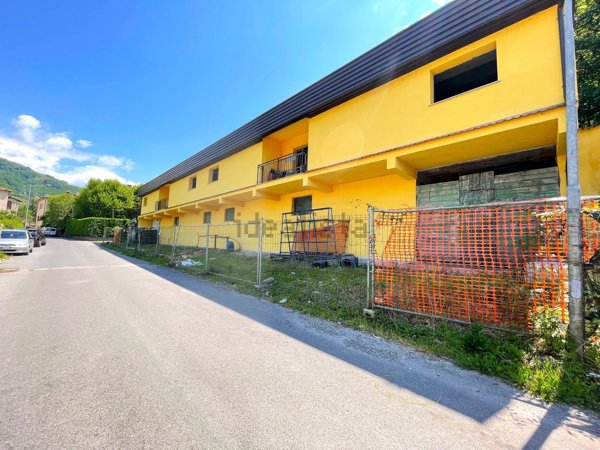 capannone in vendita a Borgo a Mozzano in zona Chifenti