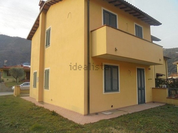 casa indipendente in vendita a Borgo a Mozzano