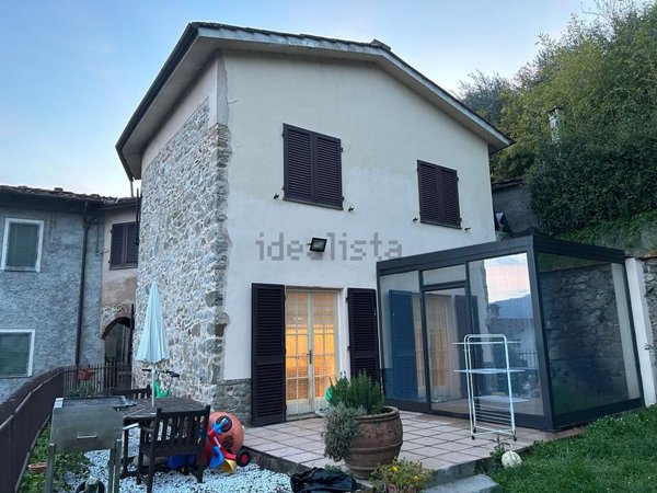 casa indipendente in vendita a Borgo a Mozzano in zona Partigliano