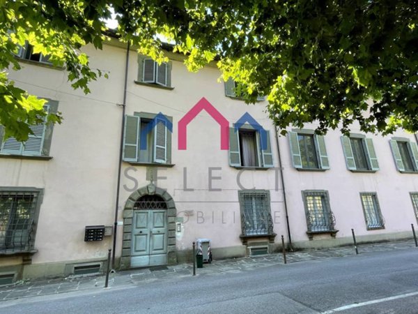 negozio in vendita a Borgo a Mozzano