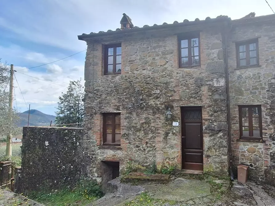casa indipendente in vendita a Borgo a Mozzano in zona Partigliano