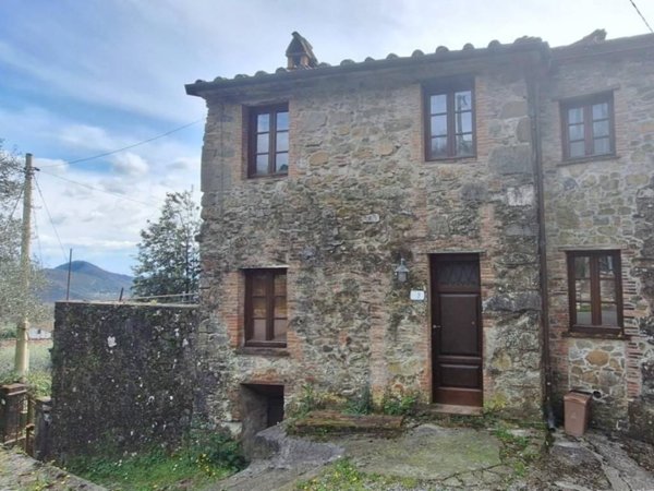 casa indipendente in vendita a Borgo a Mozzano in zona Partigliano
