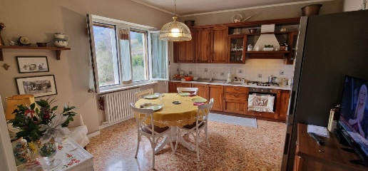 casa indipendente in vendita a Borgo a Mozzano in zona Diecimo