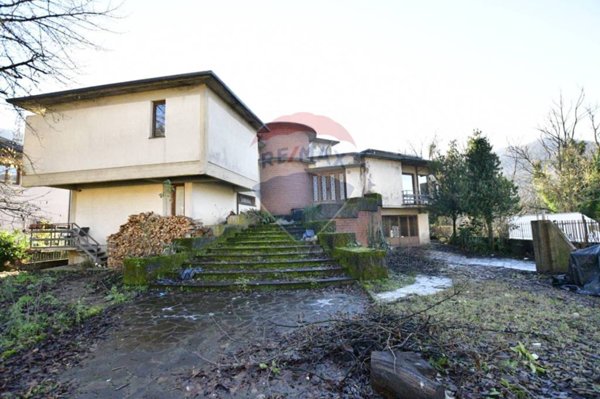 casa indipendente in vendita a Borgo a Mozzano in zona Chifenti