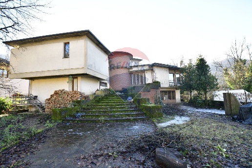 casa indipendente in vendita a Borgo a Mozzano in zona Chifenti