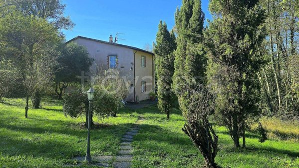 casa indipendente in vendita a Borgo a Mozzano in zona Valdottavo