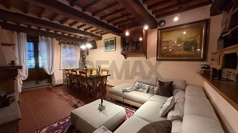 casa indipendente in vendita a Borgo a Mozzano in zona Valdottavo