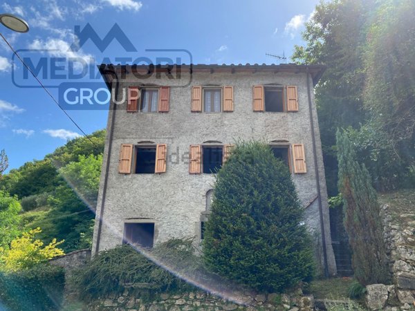 casa indipendente in vendita a Borgo a Mozzano
