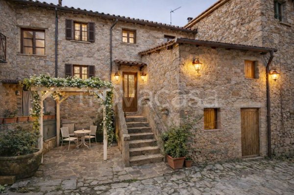 casa indipendente in vendita a Borgo a Mozzano