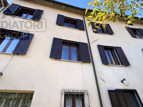 casa indipendente in vendita a Borgo a Mozzano in zona Diecimo