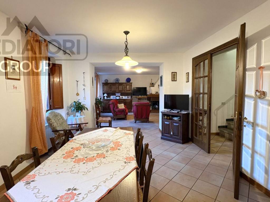 casa indipendente in vendita a Borgo a Mozzano in zona Diecimo