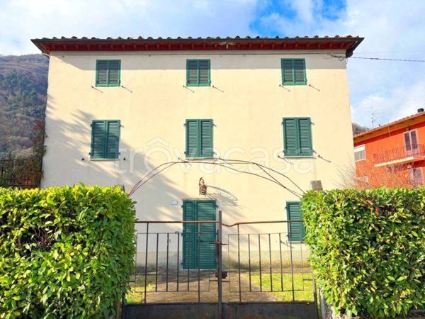 casa indipendente in vendita a Borgo a Mozzano in zona Diecimo