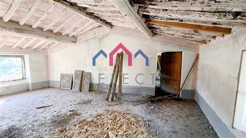 casa indipendente in vendita a Borgo a Mozzano in zona Partigliano