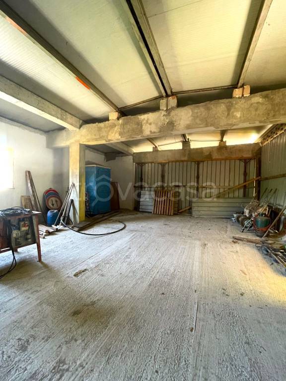 casa indipendente in vendita a Borgo a Mozzano in zona Chifenti