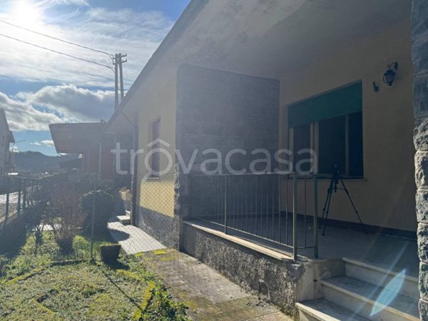 casa indipendente in vendita a Borgo a Mozzano in zona Chifenti