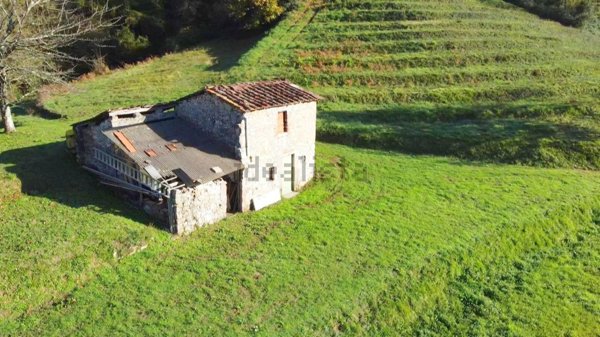 quadrivano in vendita a Borgo a Mozzano in zona Valdottavo
