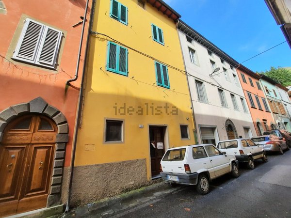 quadrivano in vendita a Borgo a Mozzano in zona Diecimo
