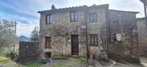 casa indipendente in vendita a Borgo a Mozzano in zona Partigliano