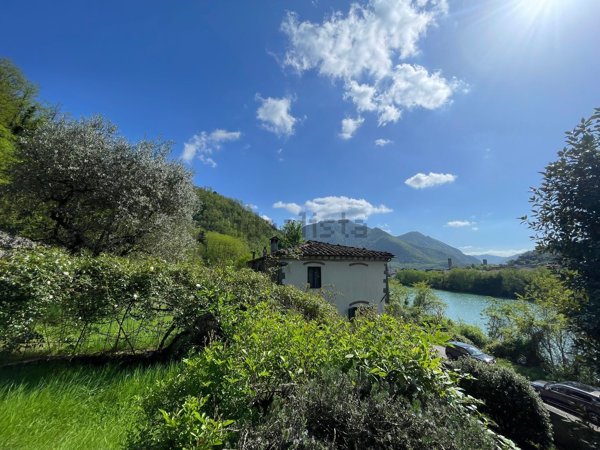 casa indipendente in vendita a Borgo a Mozzano
