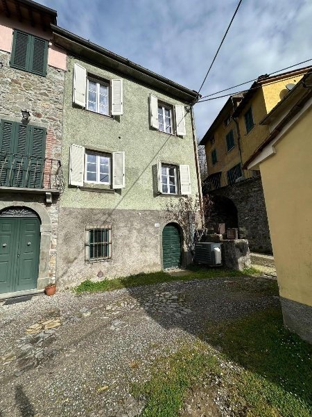 casa indipendente in vendita a Borgo a Mozzano in zona Cune