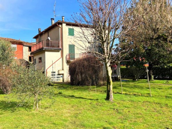 casa indipendente in vendita a Borgo a Mozzano in zona Diecimo