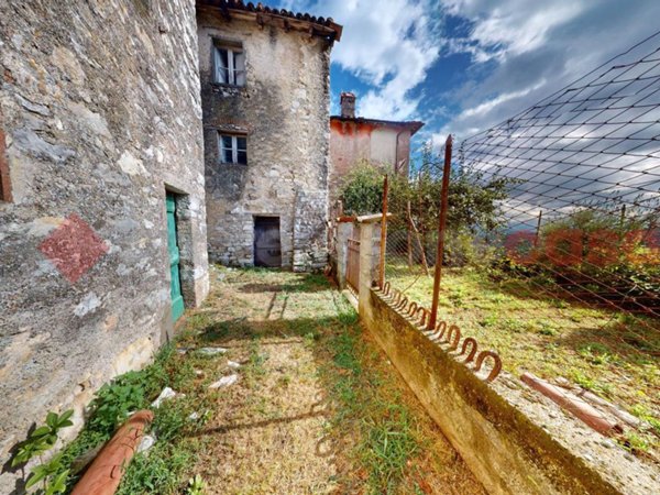 casa indipendente in vendita a Borgo a Mozzano in zona Motrone