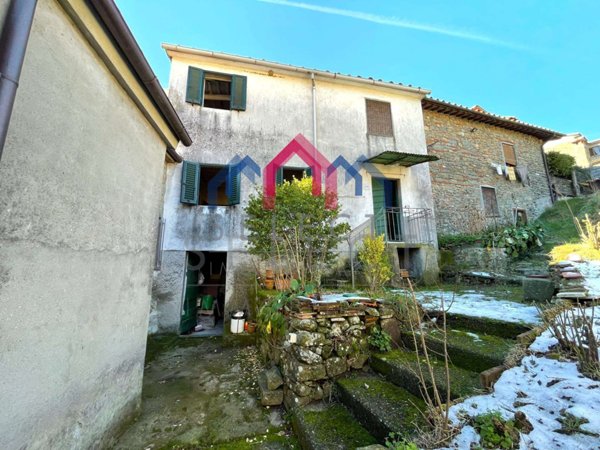 casa indipendente in vendita a Borgo a Mozzano in zona Corsagna