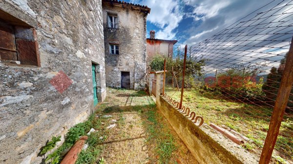 casa indipendente in vendita a Borgo a Mozzano in zona Motrone