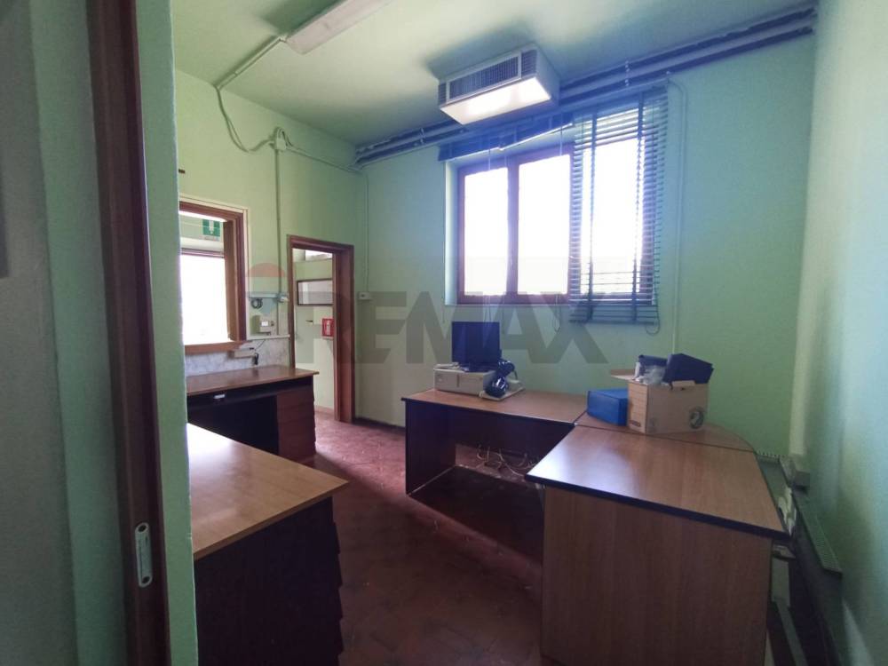 locale commerciale in vendita a Borgo a Mozzano