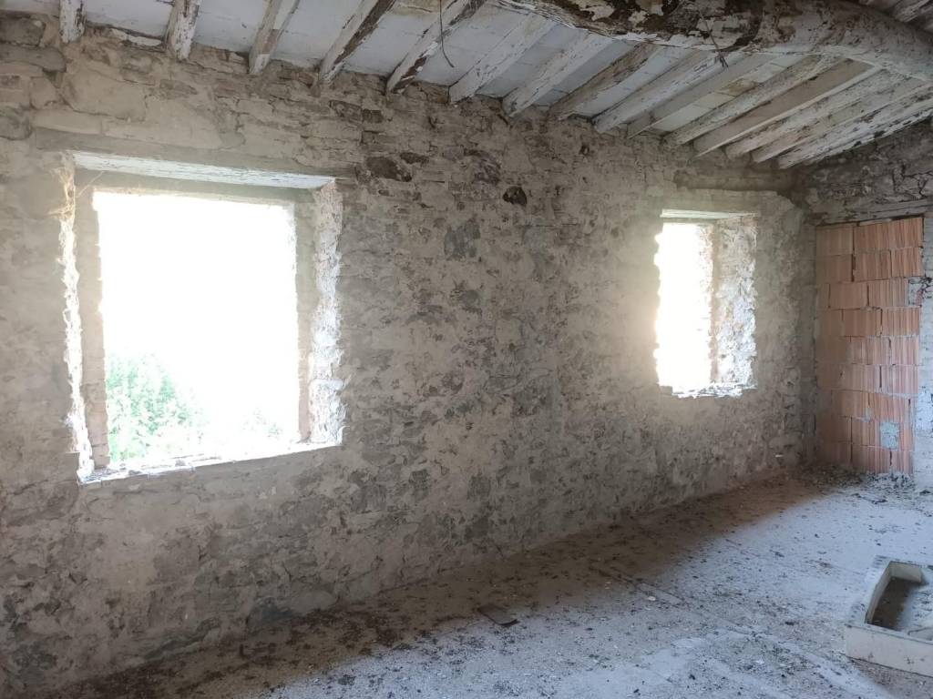 casa indipendente in vendita a Borgo a Mozzano in zona Valdottavo